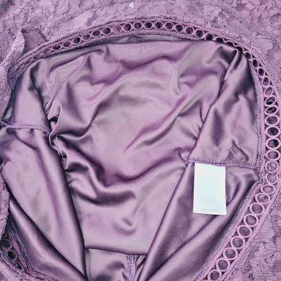 Express Dress Eyelet Lace Women's Small Purple V-Neckline Dark Romantic Vampy - Picture 6 of 15